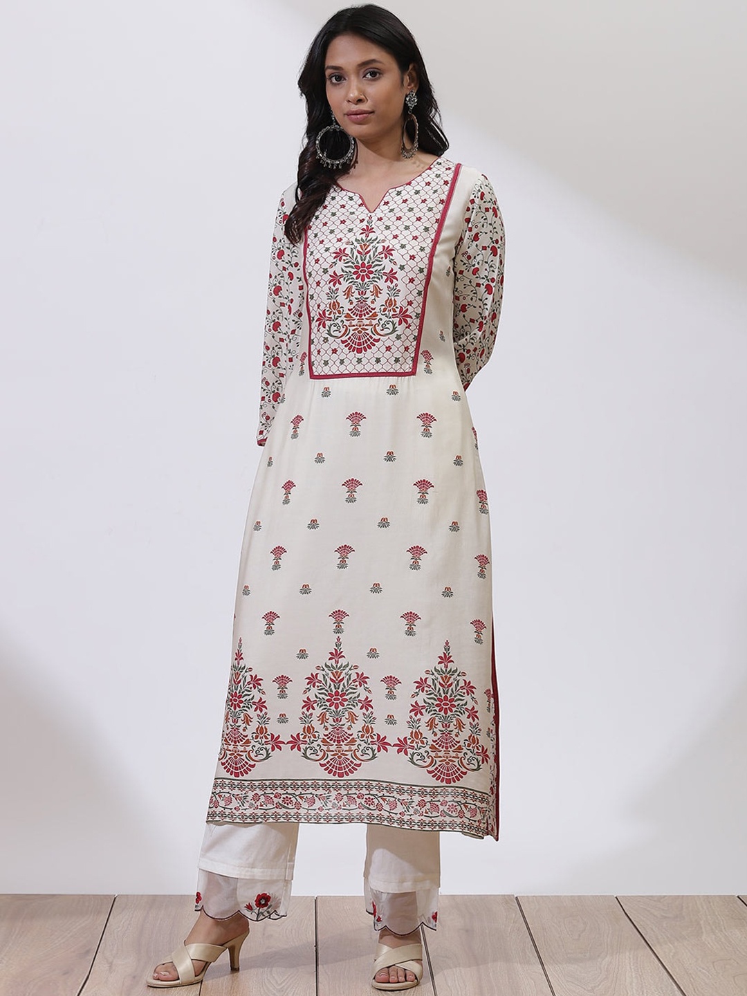 

Lakshita Women Cream-Coloured & Red Ethnic Motifs Kurta