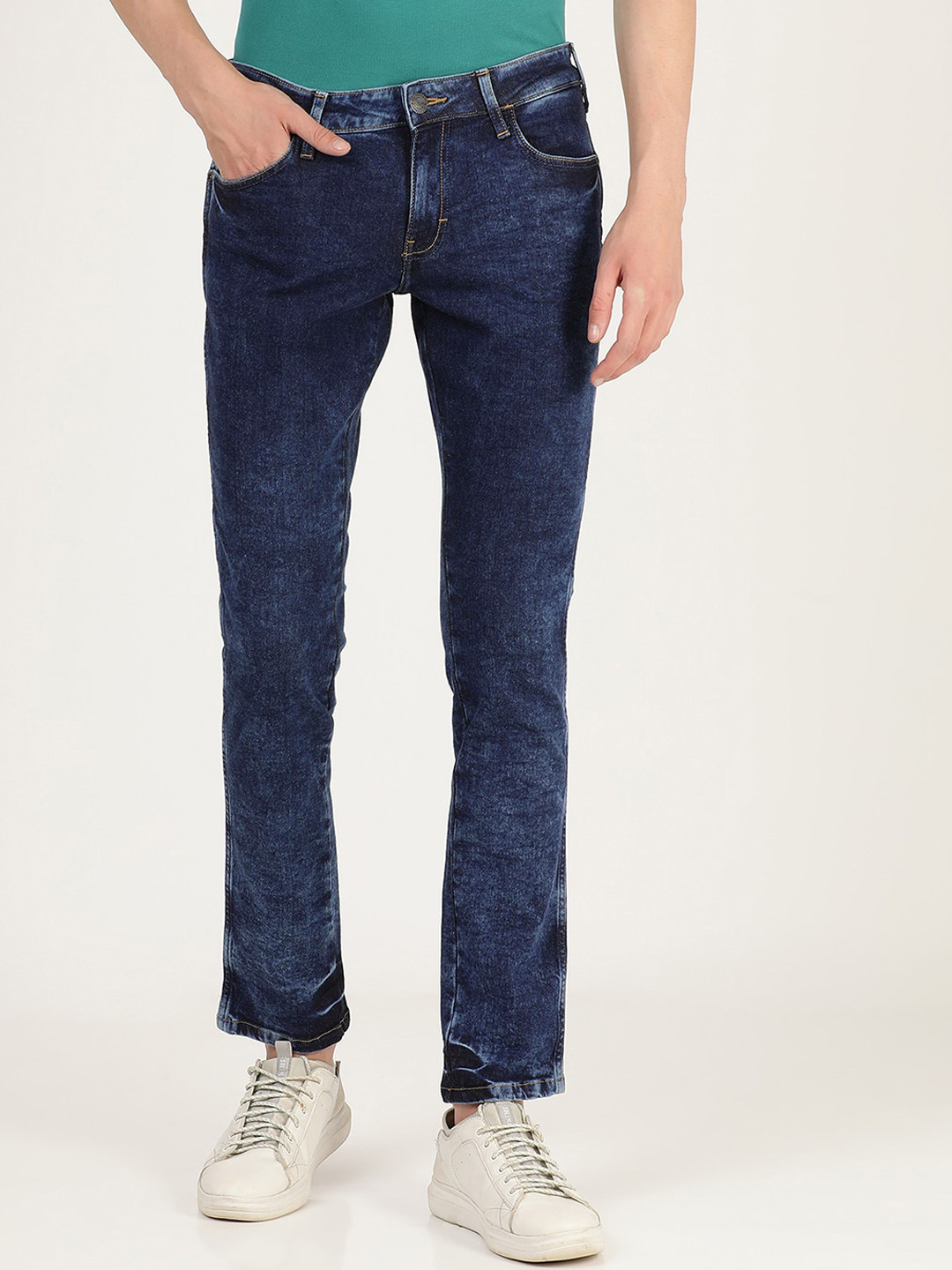 

Wrangler Men Blue Skanders Slim Fit Low-Rise Heavy Fade Jeans