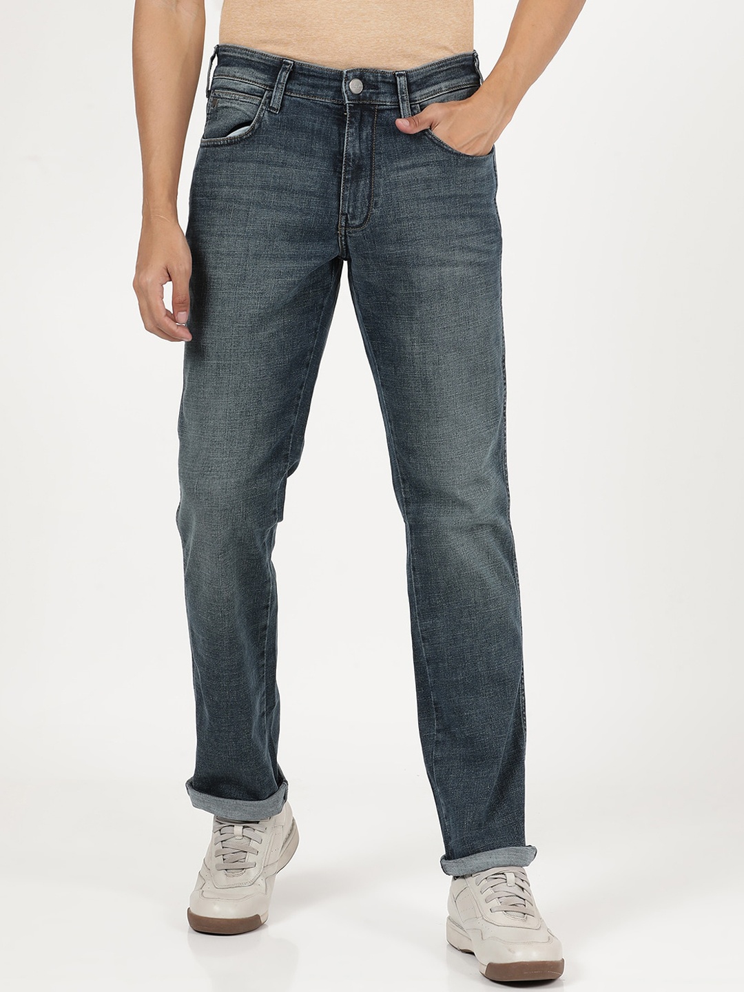 

Wrangler Men Blue Millard Straight Fit Heavy Fade Jeans