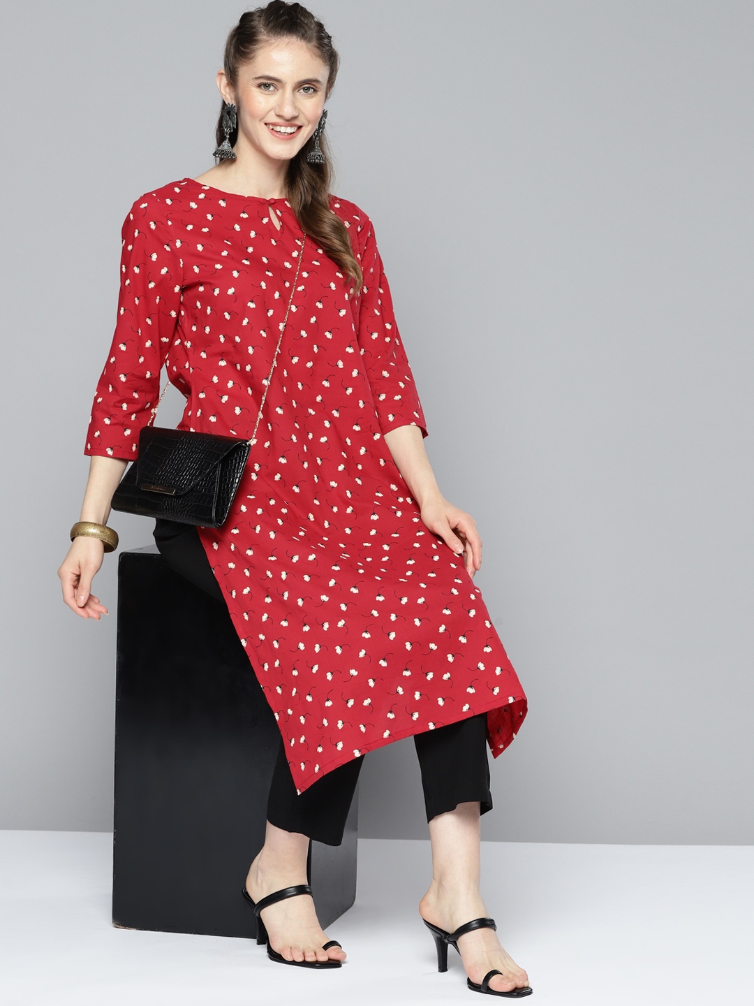 

HERE&NOW Women Red Floral Printed Keyhole Neck Kurta