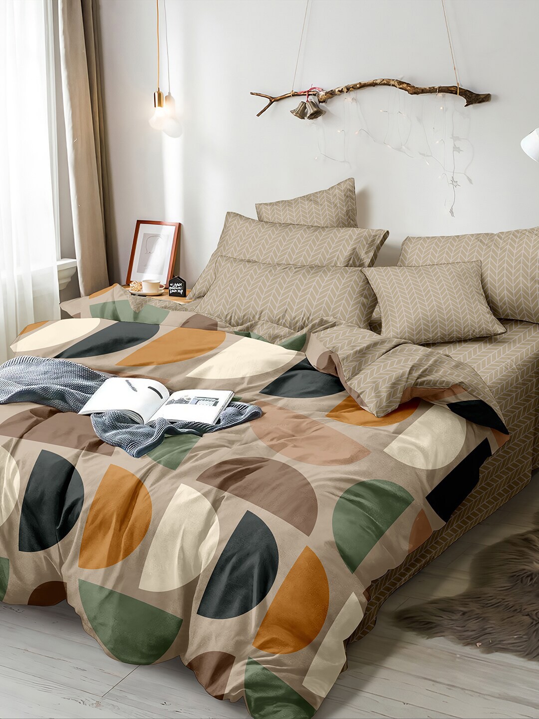 

homewards Cream & Blue Geometric Microfiber AC Room 150 GSM Double Bed Comforter