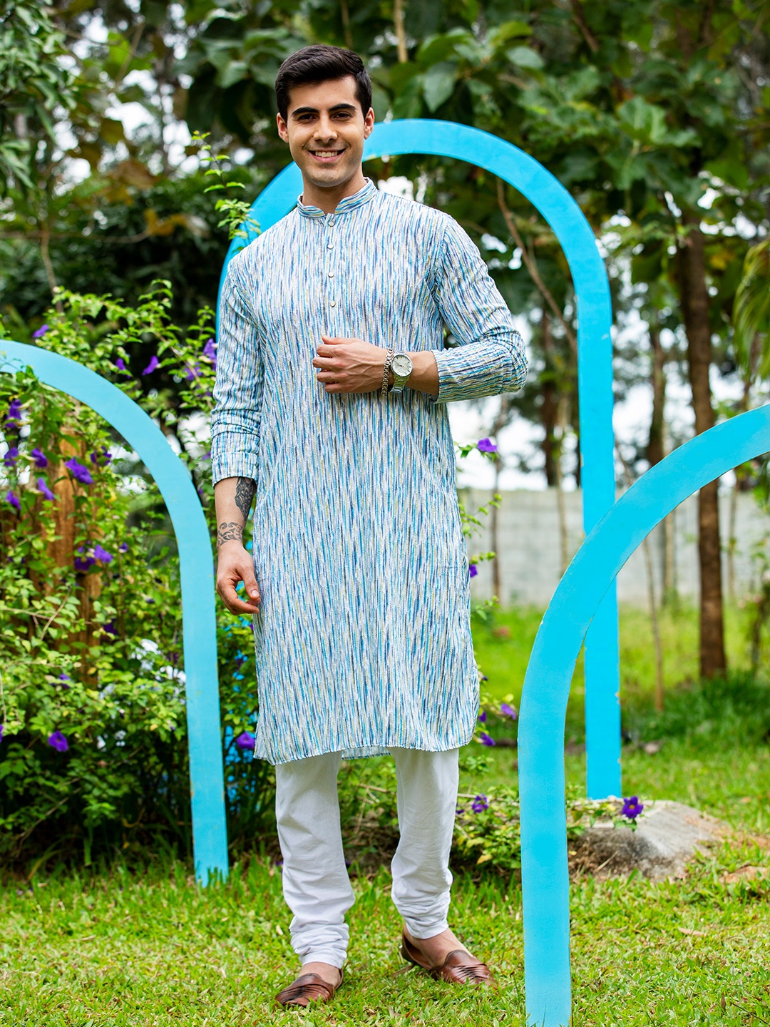 

Sanwara Men Green & White Chikankari Pure Cotton Kurta with Pyjamas