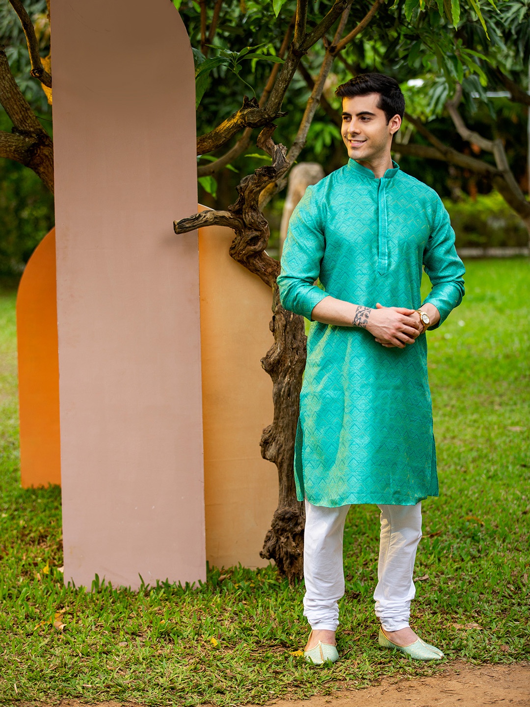 

Sanwara Men Green Kurta with Churidar