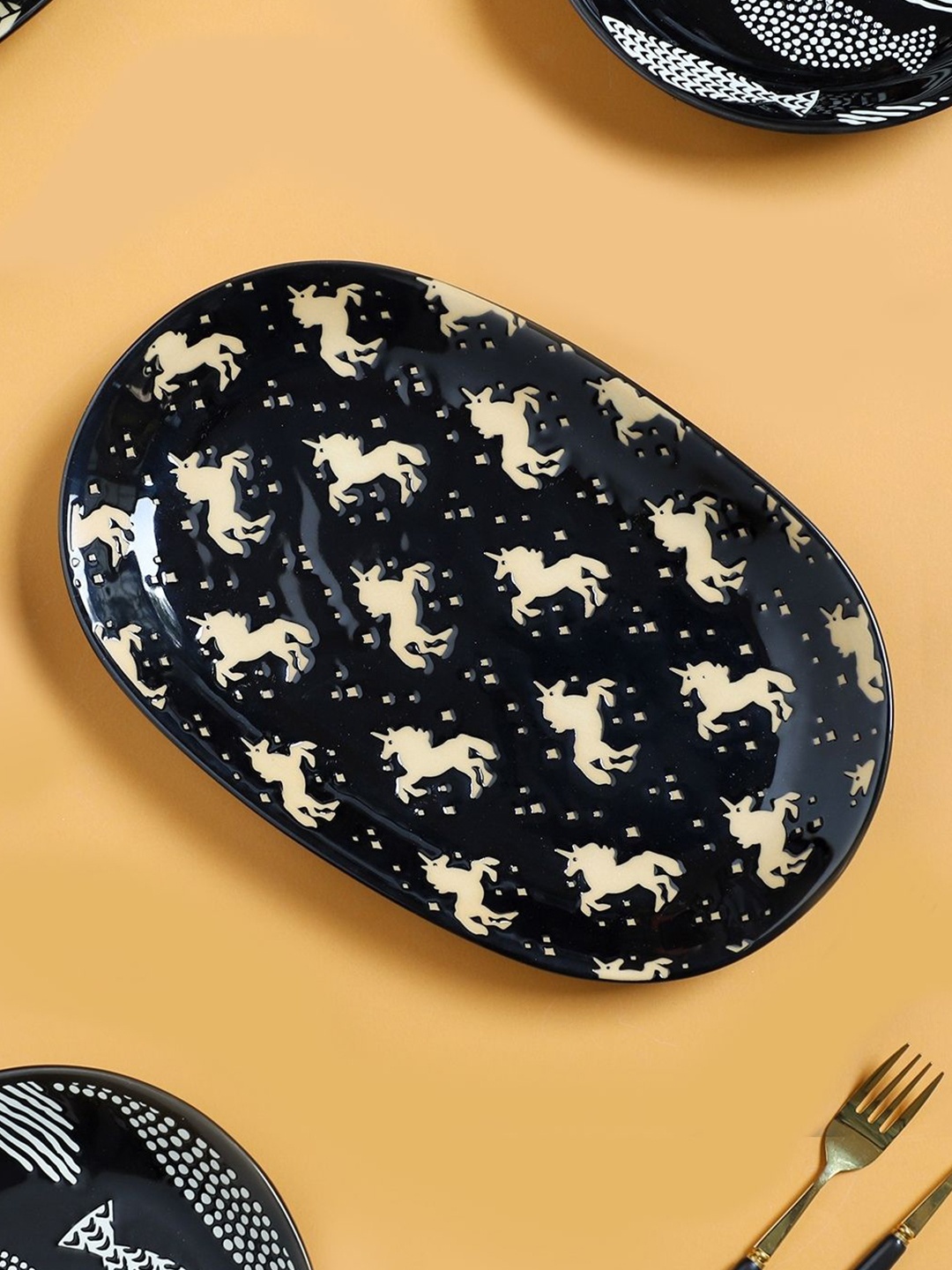 

Nestasia Black & Brown Printed Ceramic Glossy Plate