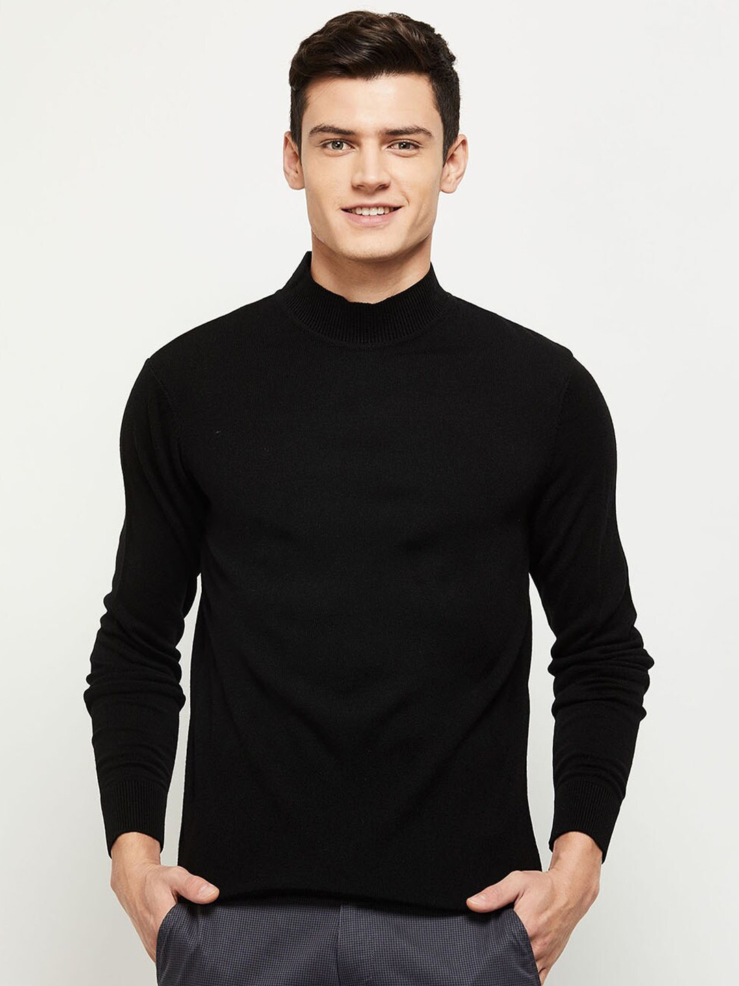 

max Men Black Solid Pullover