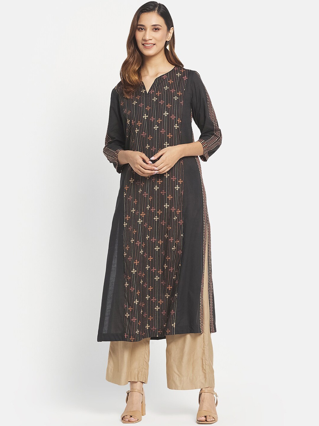 

Fabindia Women Black Geometric Pure Cotton Kurta