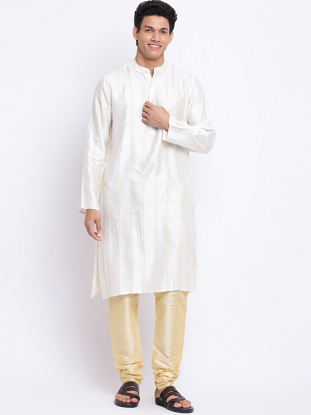 

Fabindia Men White Woven Design Kurta