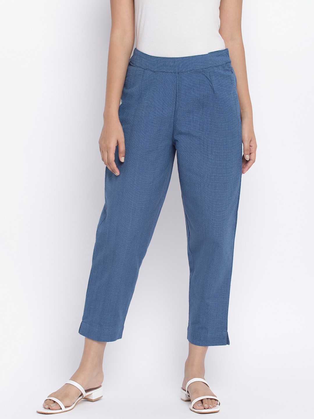 

Fabindia Women Blue Solid Slim Fit Easy Wash Crop Trousers