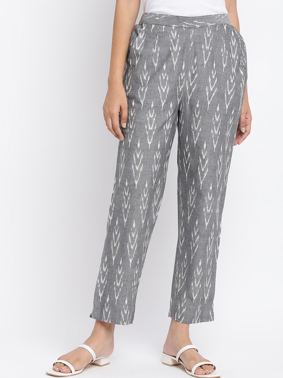 

Fabindia Women Grey Printed Easy Wash Cotton Trousers