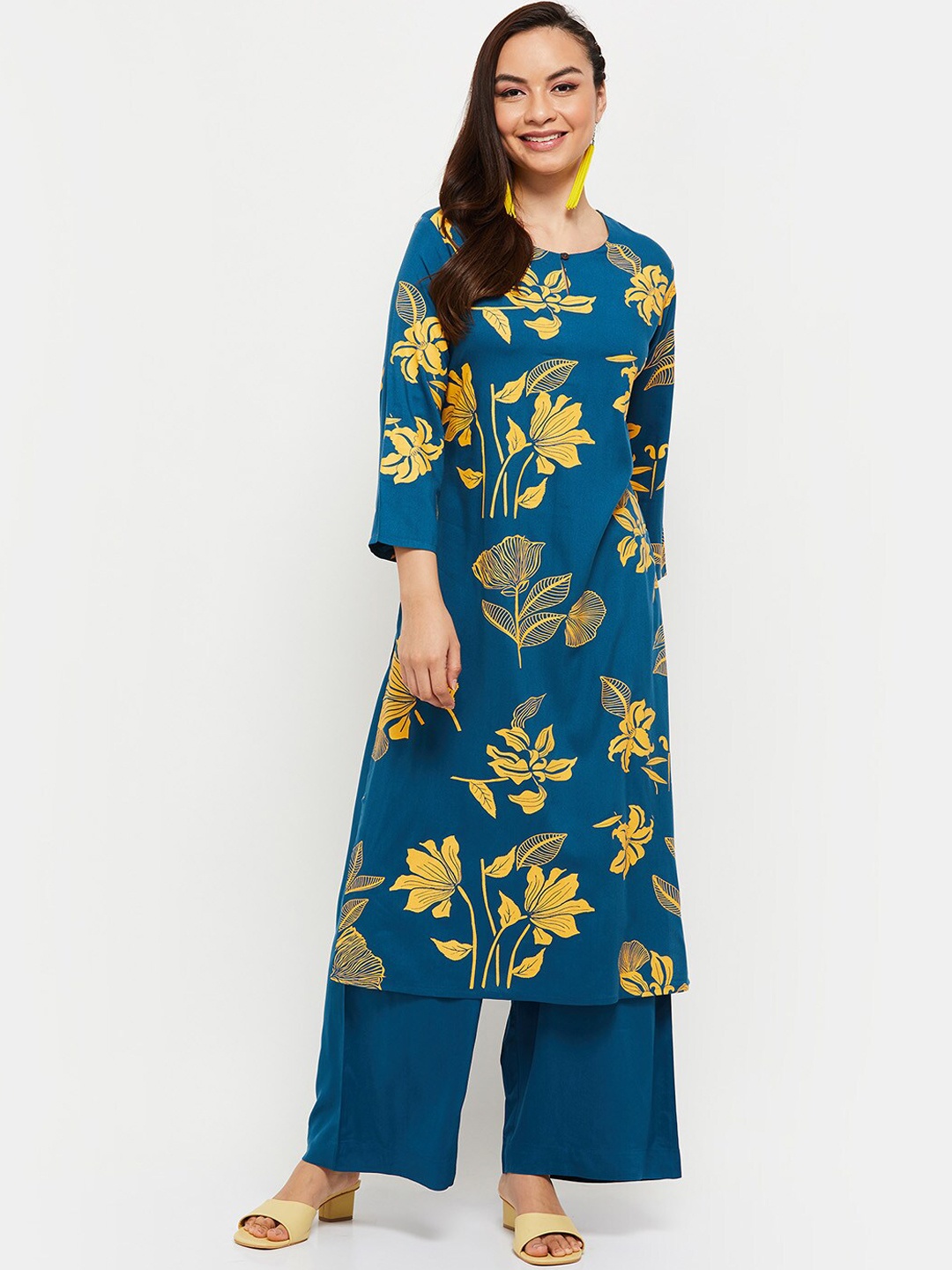 

max Women Blue Floral Printed Kurta with Palazzos