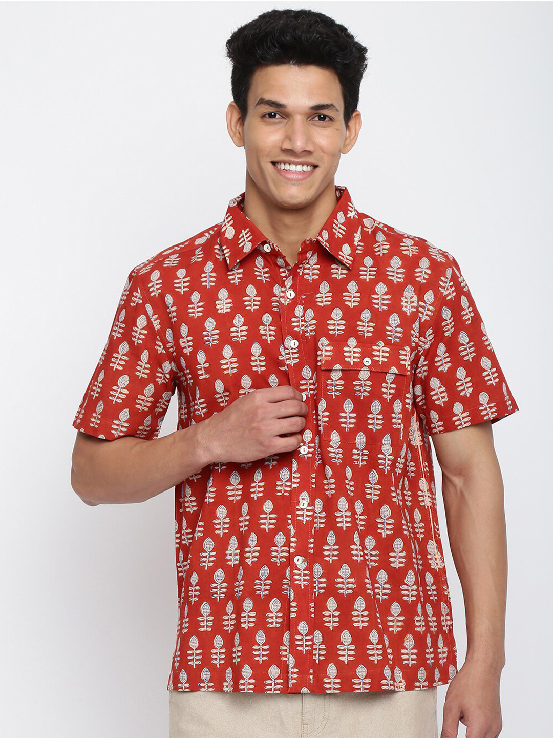 

Fabindia Men Rust & White Conversational Printed Cotton Casual Shirt