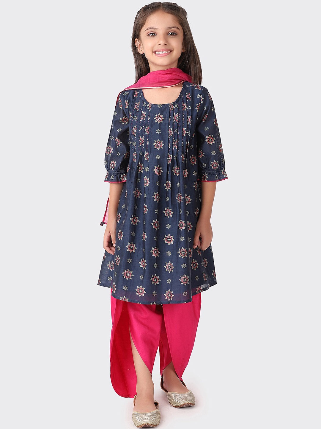 

Fabindia Girls Navy Blue Floral Printed Kurta with Salwar & Dupatta