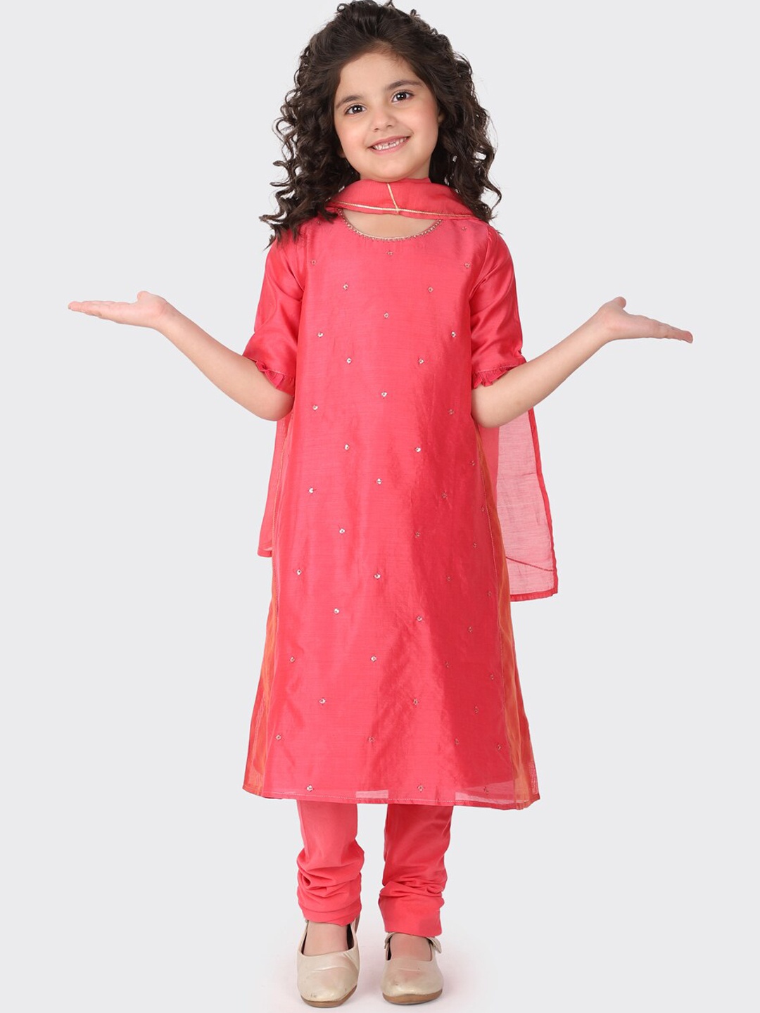 

Fabindia Girls Pink Ethnic Motifs Embroidered Sequinned Kurta with Churidar & With Dupatta