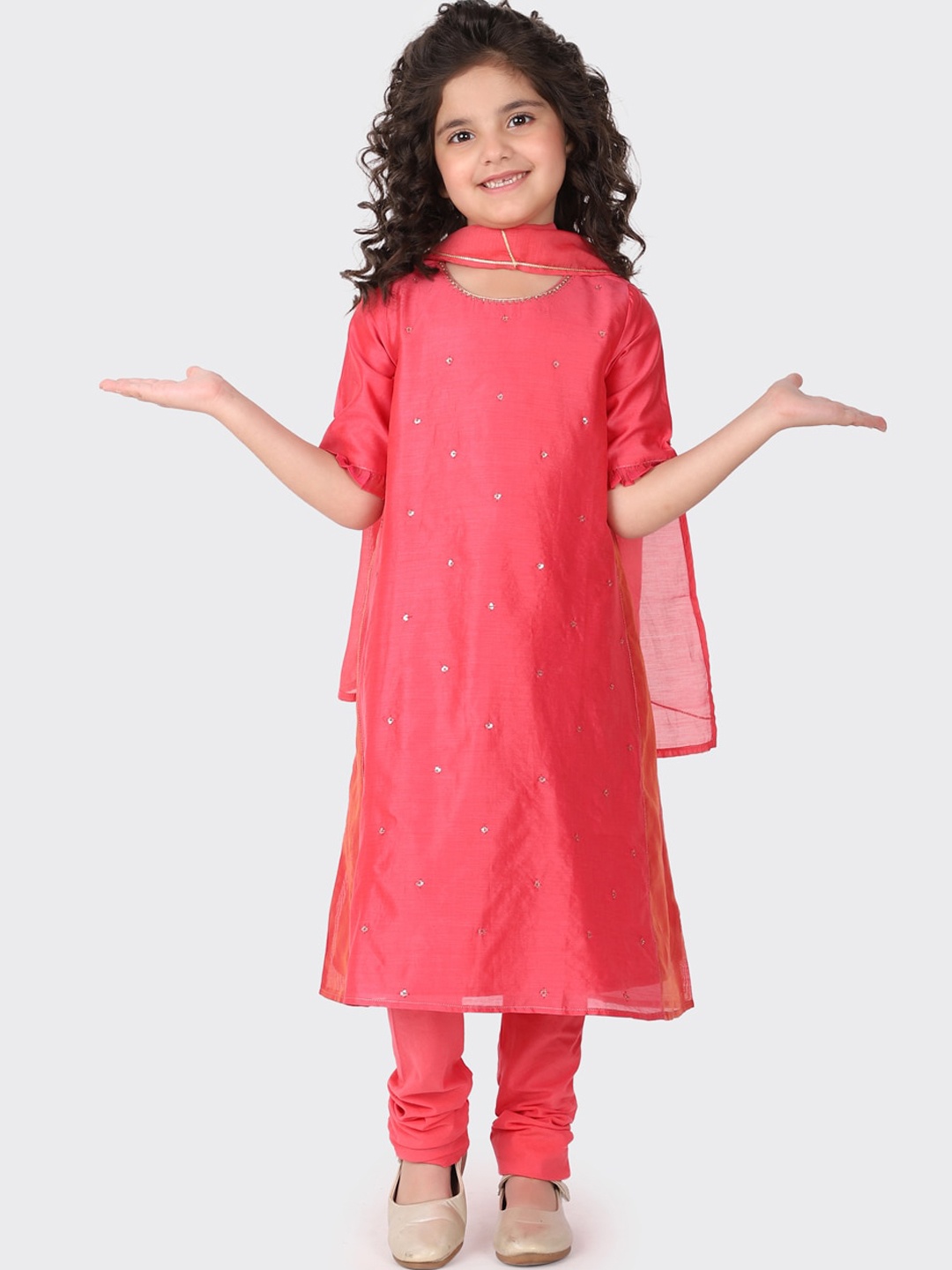 

Fabindia Girls Pink Printed Sequinned Kurta with Churidar & With Dupatta