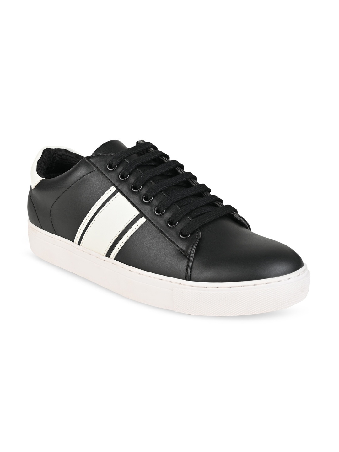 

Regal Men Black & White Colourblocked Sneakers