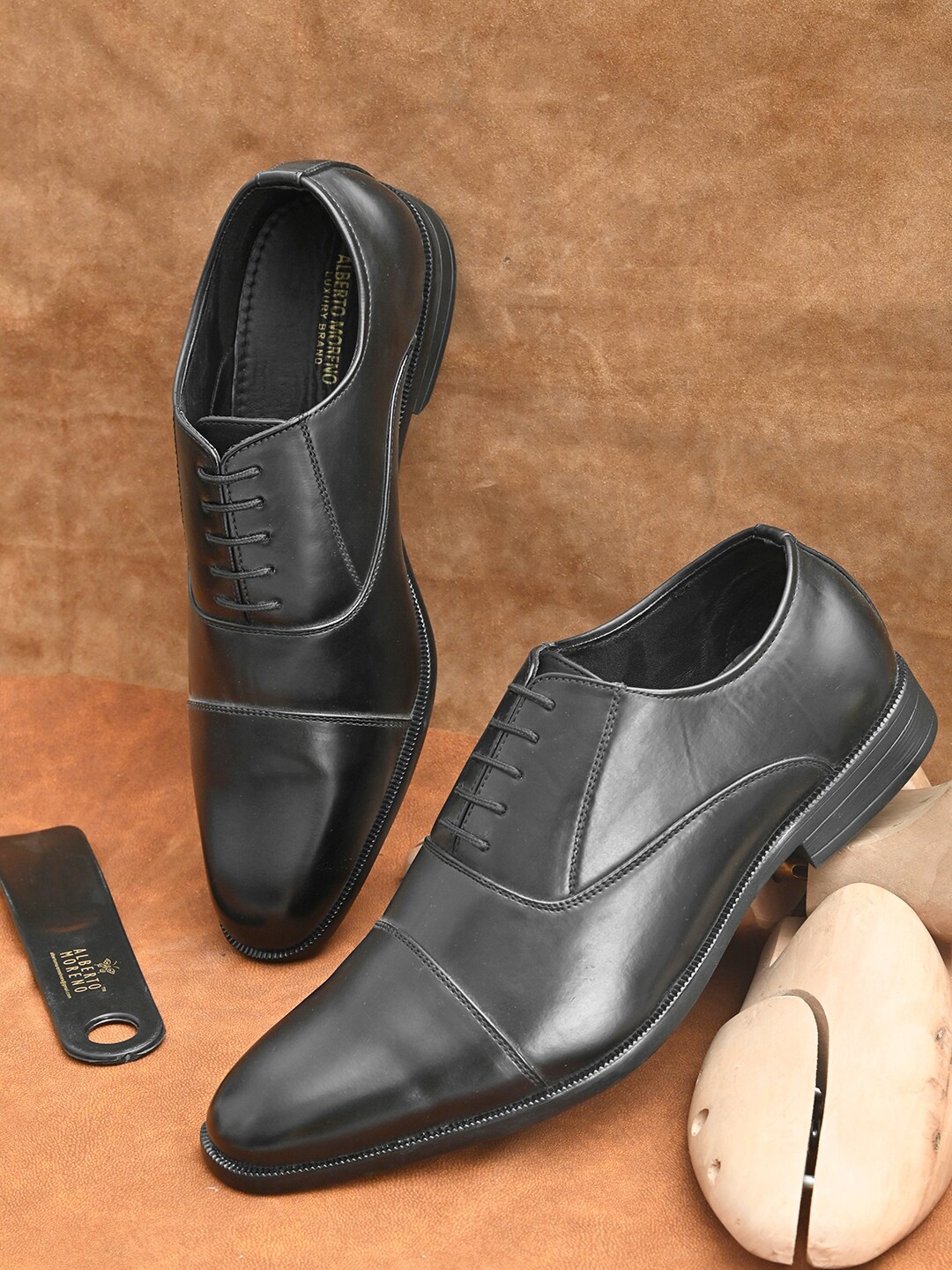 

ALBERTO MORENO Men Black Solid Synthetic Formal Oxfords