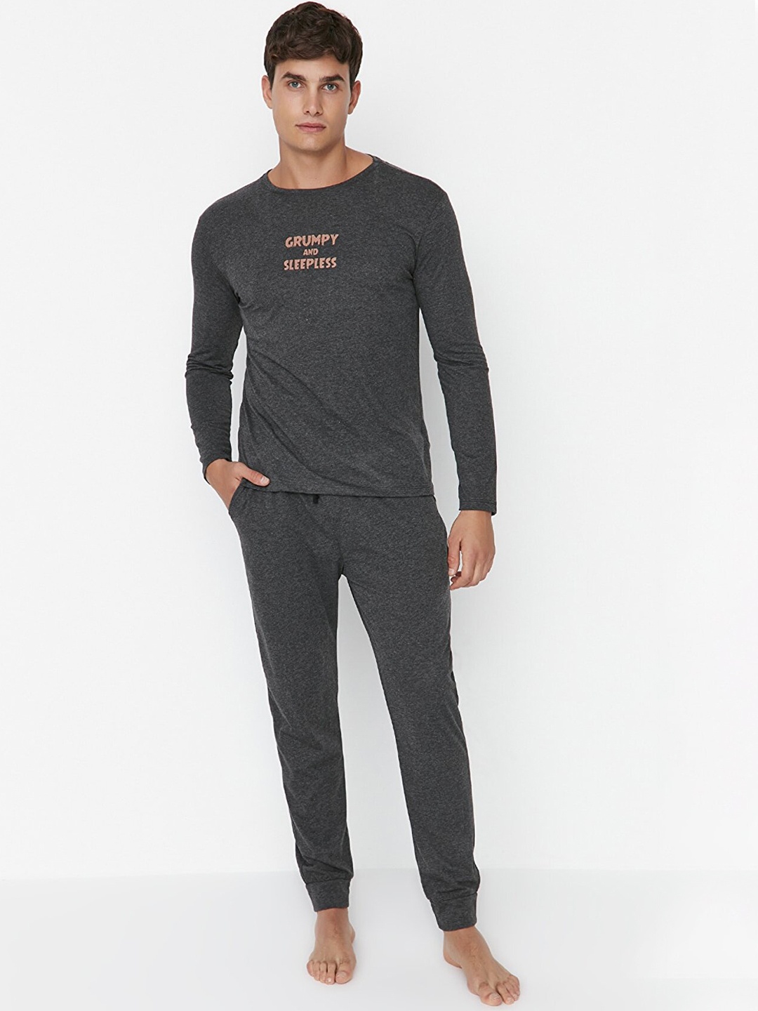 

Trendyol Men Printed Night suit, Charcoal