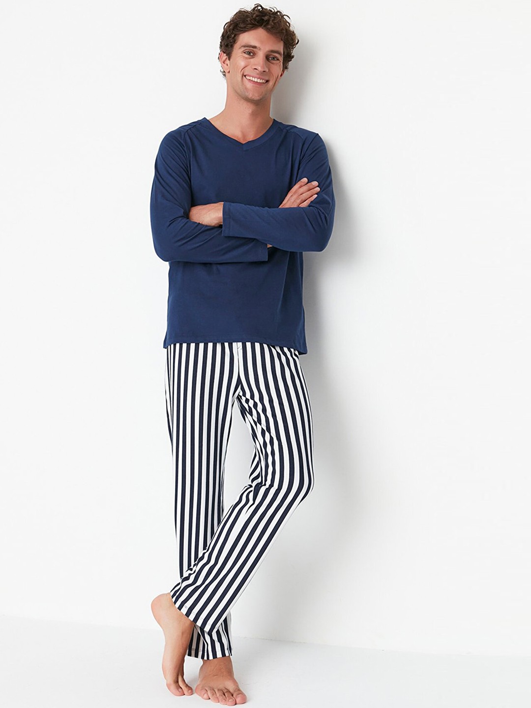 

Trendyol Men Navy Blue & White Night suit