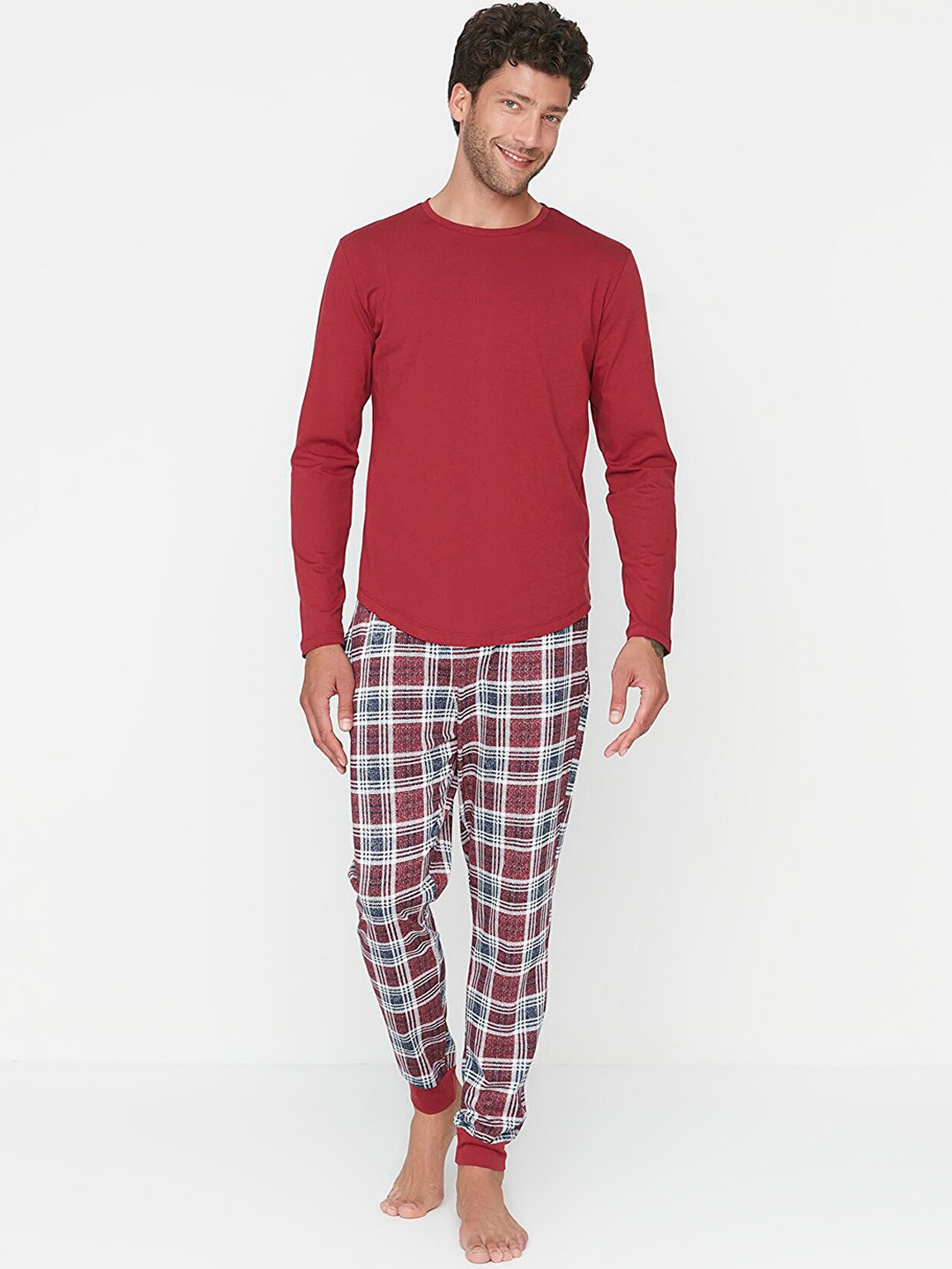 

Trendyol Men Red & White Printed Night suit