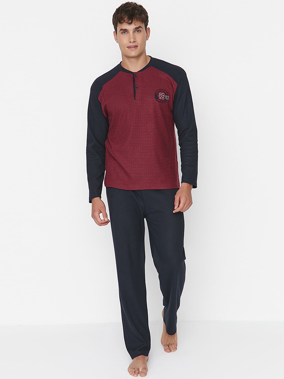 

Trendyol Men Burgundy & Navy Blue Colourblocked Night suit