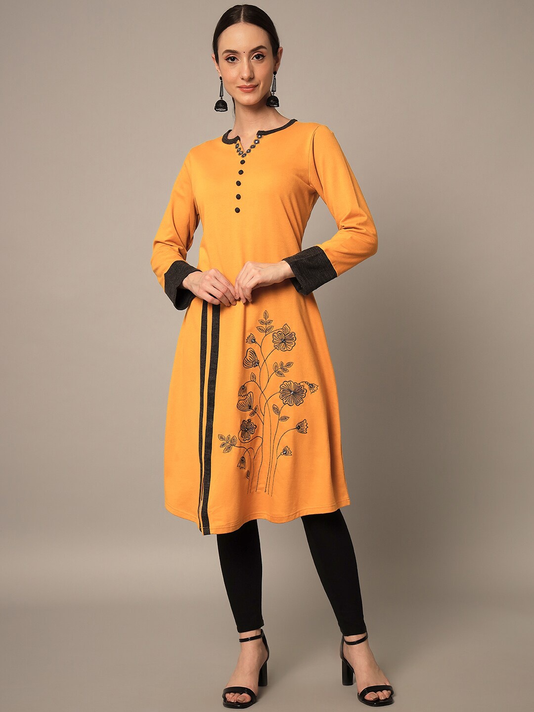 

Yaadleen Women Orange & Black Ethnic Motifs Embroidered Kurta