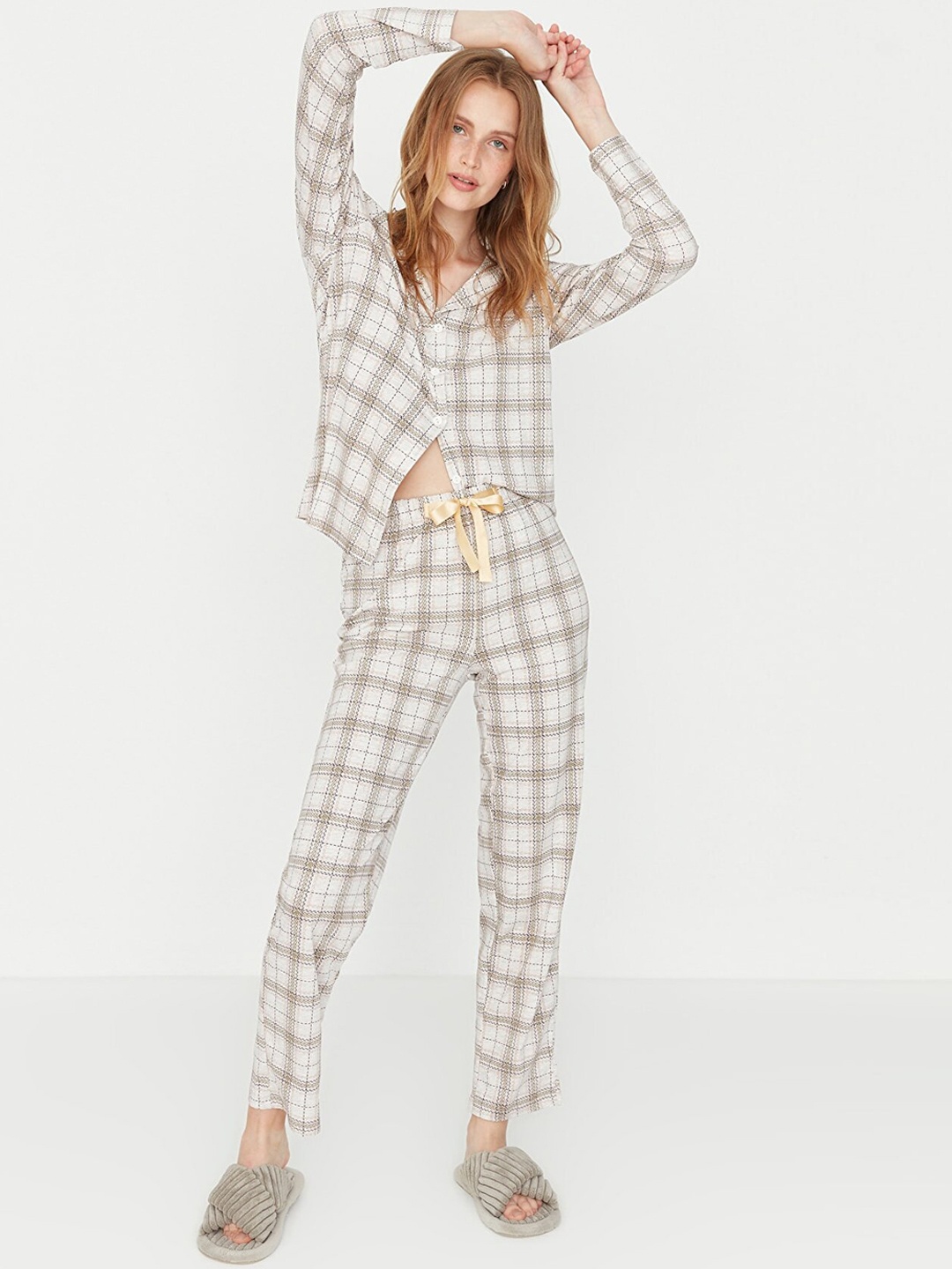 

Trendyol Women Beige Checked Night suit