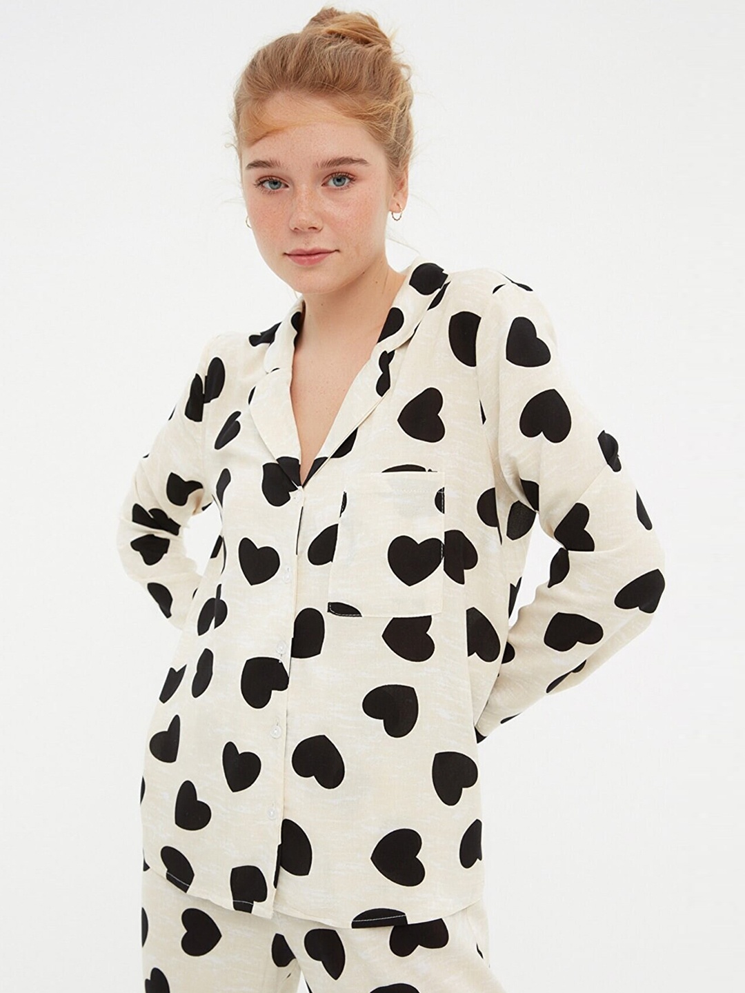 

Trendyol Women Off White & Black Printed Night suit