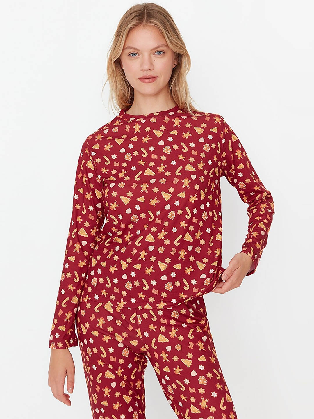 

Trendyol Women Burgundy Printed Polyester Night suit