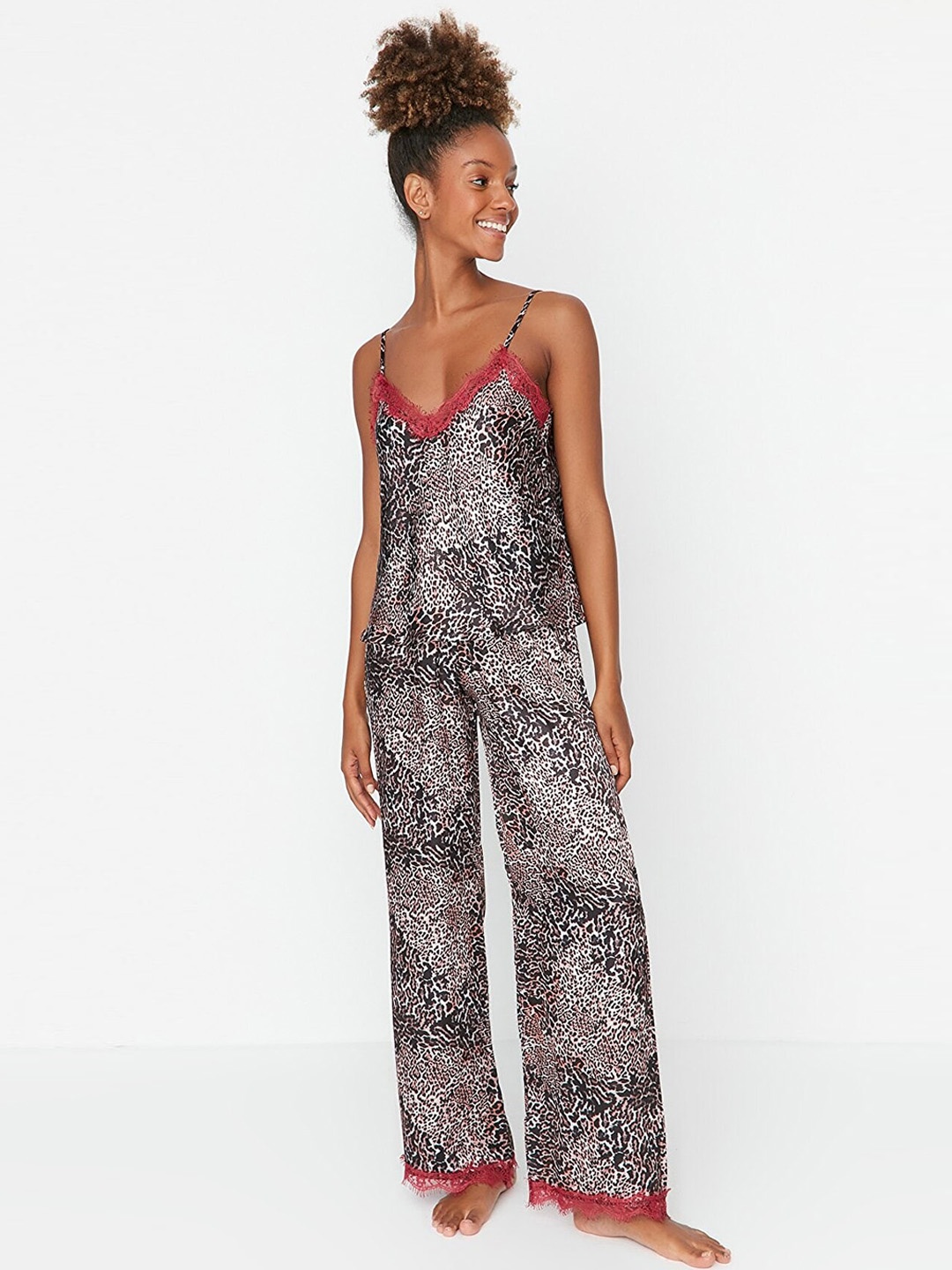 

Trendyol Women Brown & White Printed Night suit