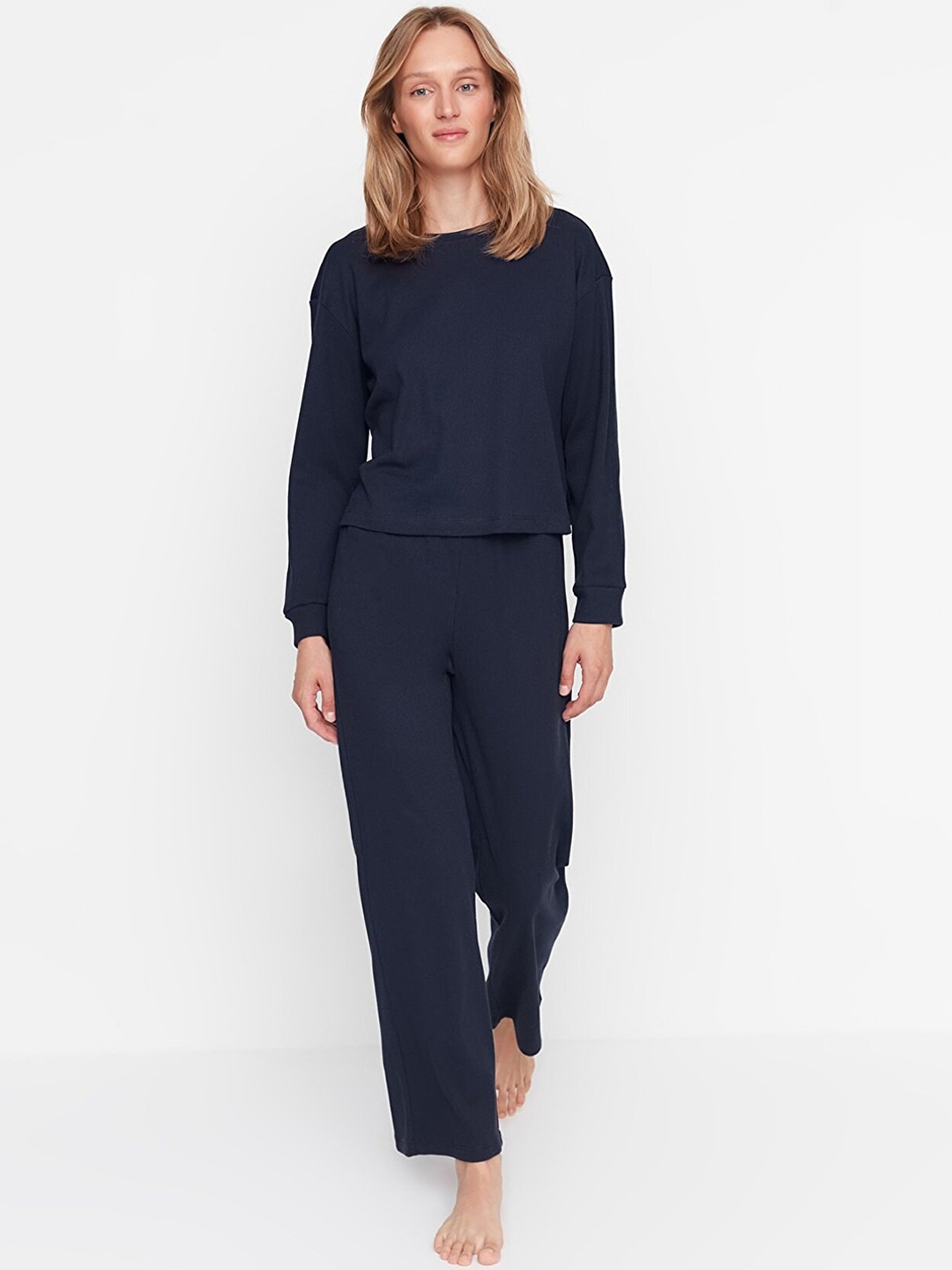 

Trendyol Woman Solid Nightsuit, Navy blue