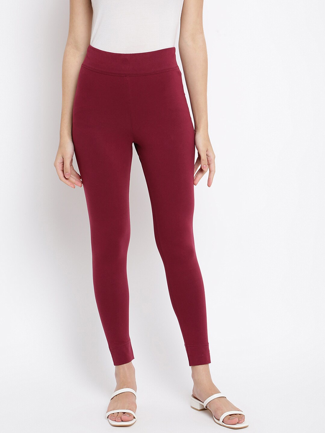 

Fabindia Women Maroon Solid Skinny-Fit Ankle-Length Leggings