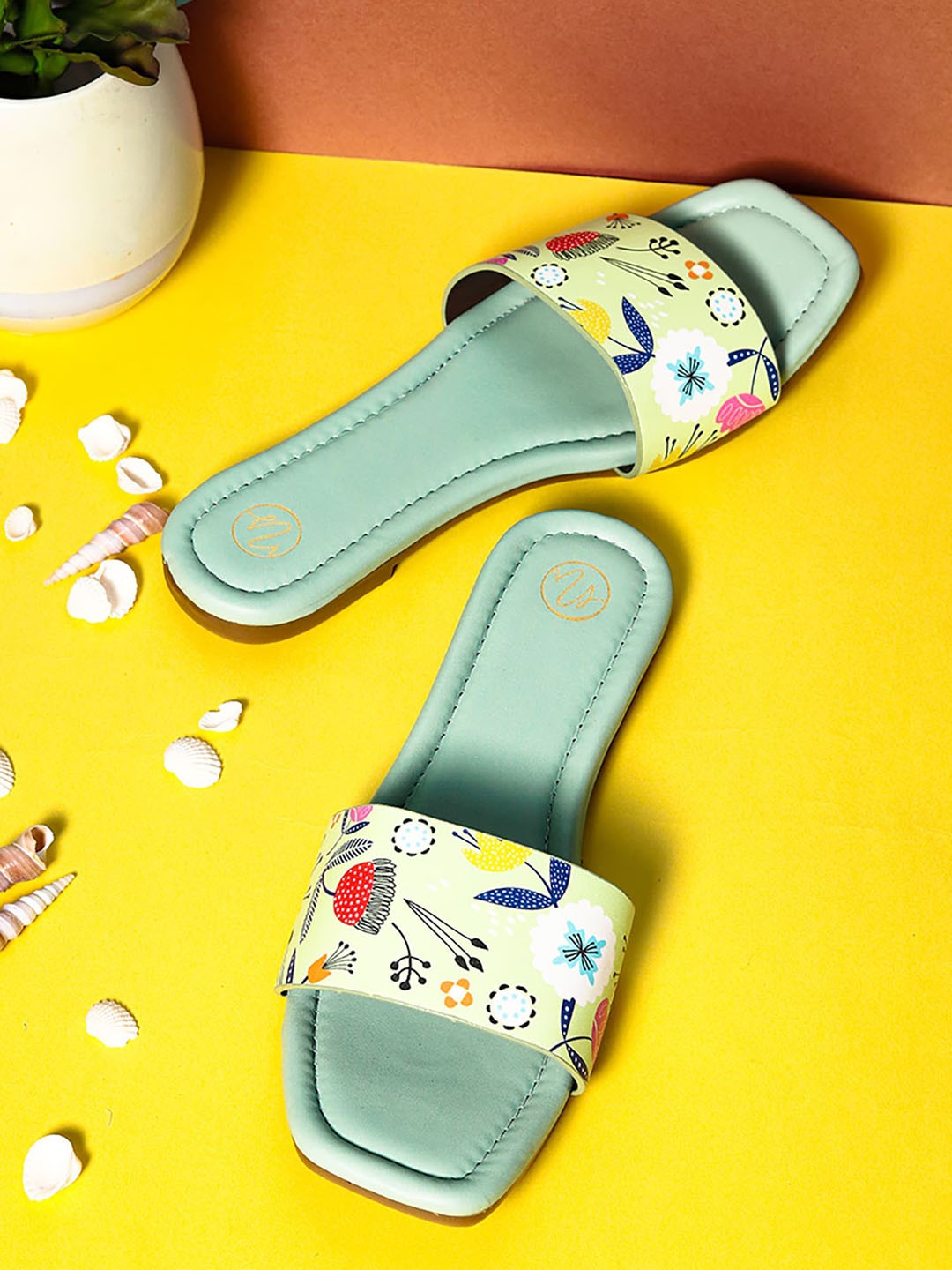 

NR By Nidhi Rathi Women Green Printed Square Toe Flats