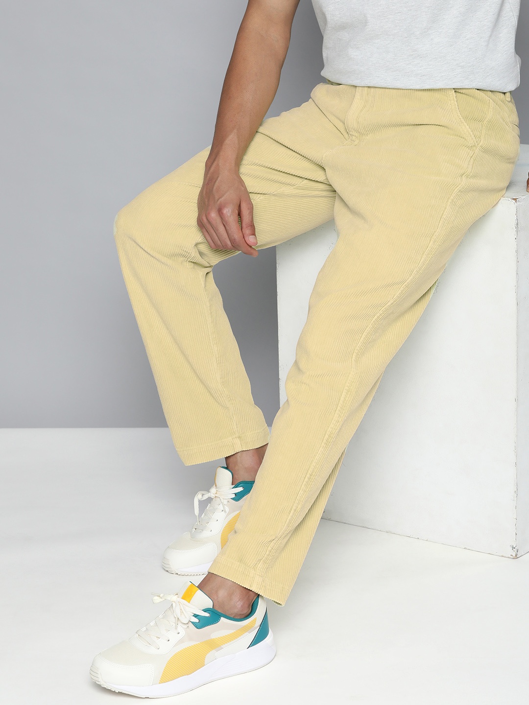 

Levis Men Pure Cotton Tapered Fit Corduroy Chinos Trousers, Lime green