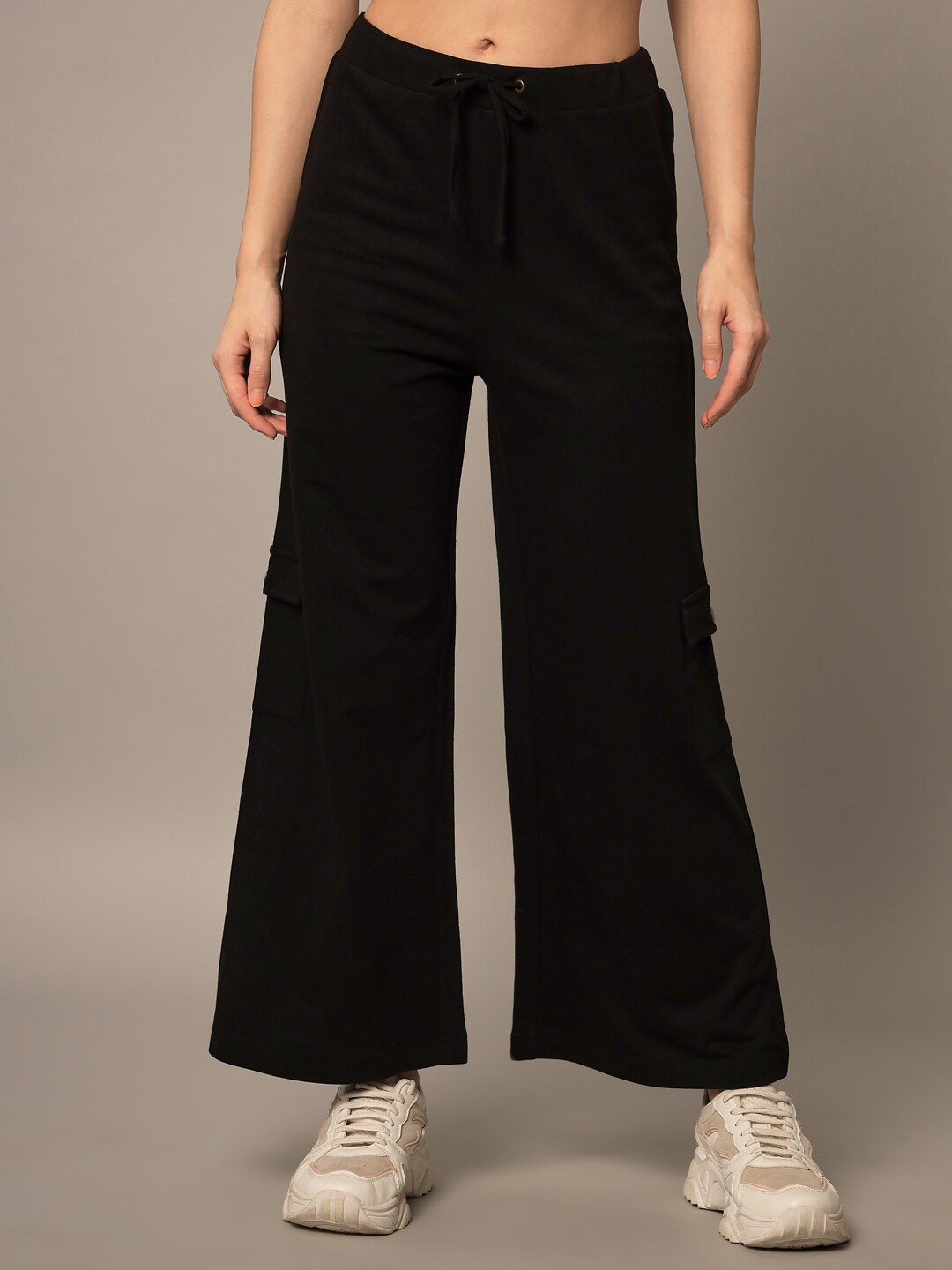 

Yaadleen Women Black Solid Cotton Track Pants