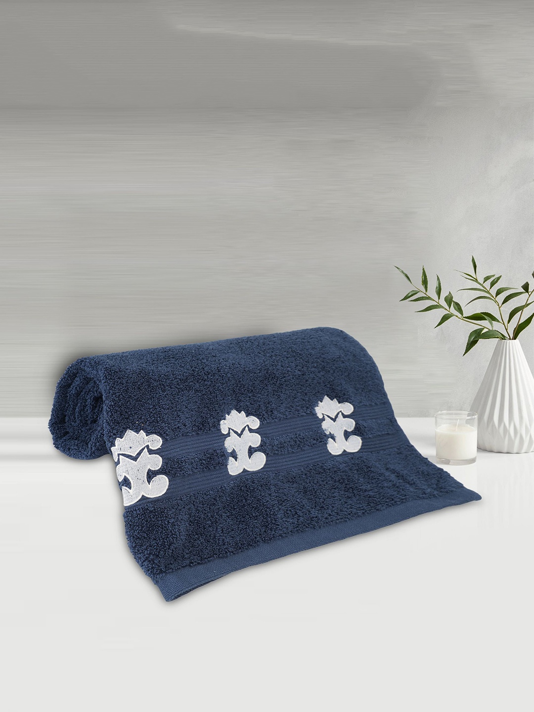 

LUSH & BEYOND Navy Blue & White Printed Pure Cotton 500 GSM Bath Towel