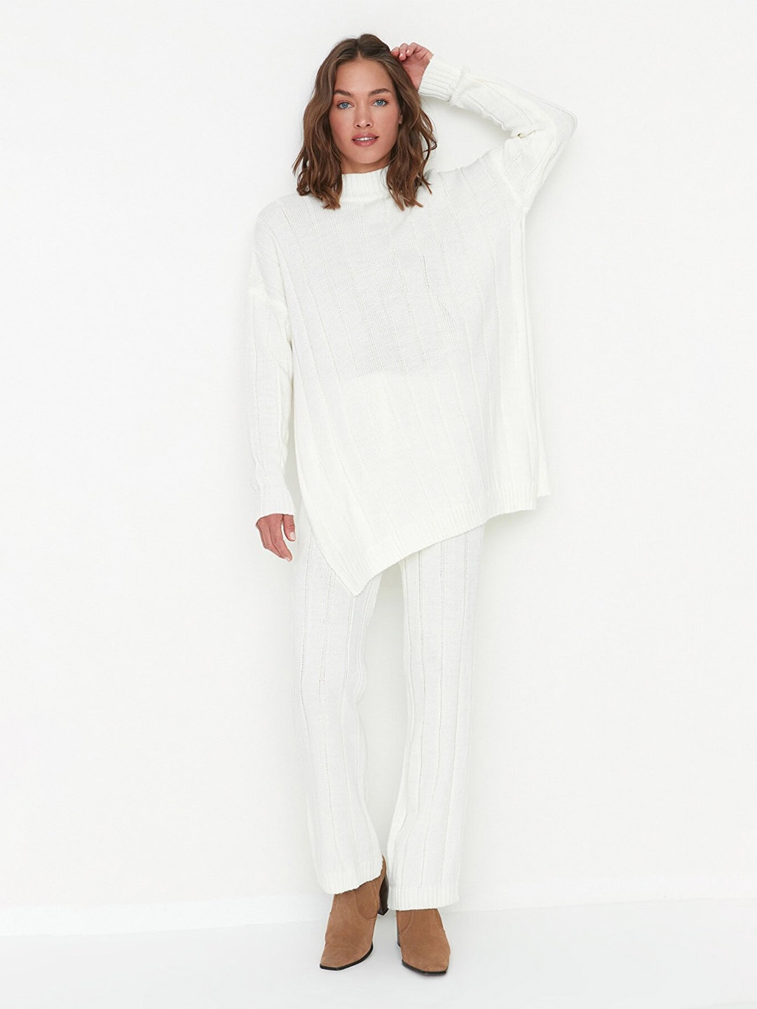 

Trendyol Women Off White Tunic with Trousers