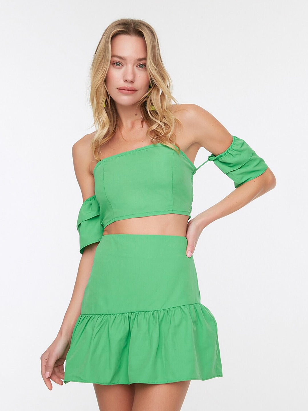 

Trendyol Woman Solid Skirt & Top Set, Green