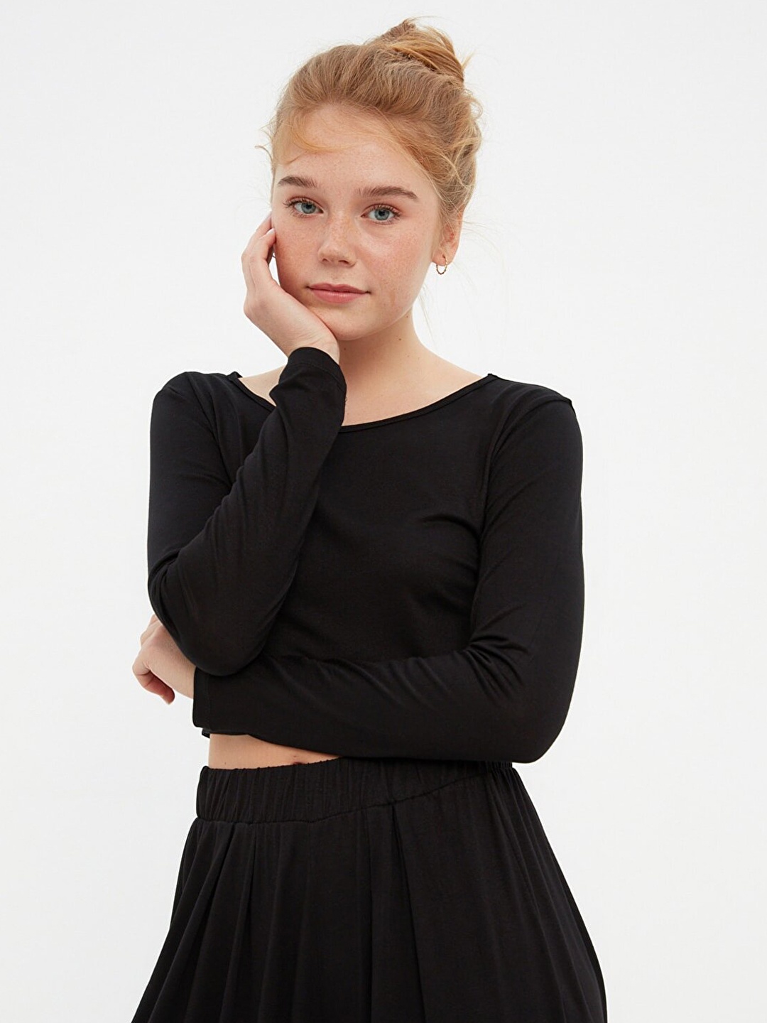 

Trendyol Women Black Solid Crop Top with Palazzo Co-Ords Set
