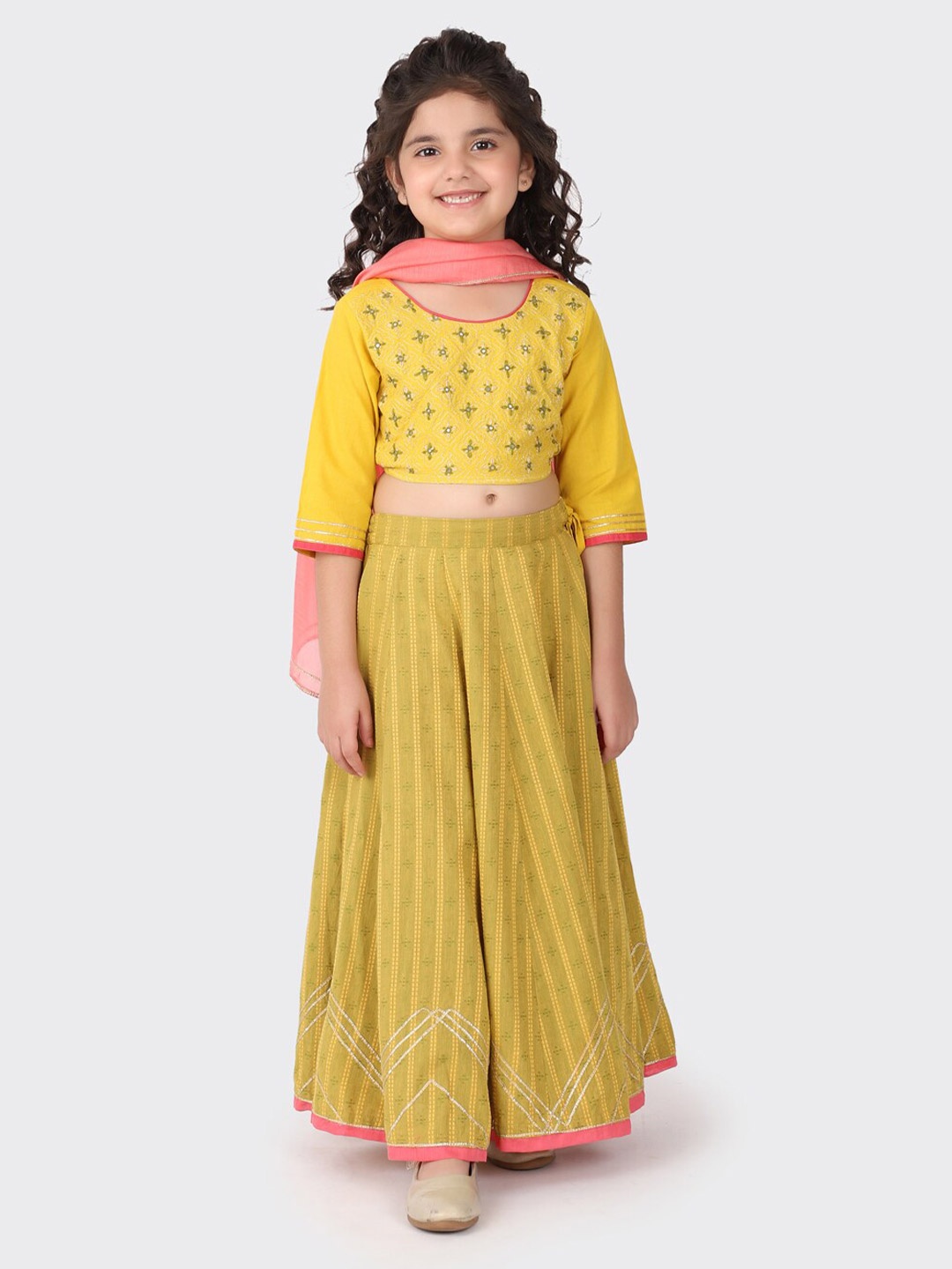 

Fabindia Girls Yellow & Pink Embroidered Thread Work Lehenga Choli With Dupatta