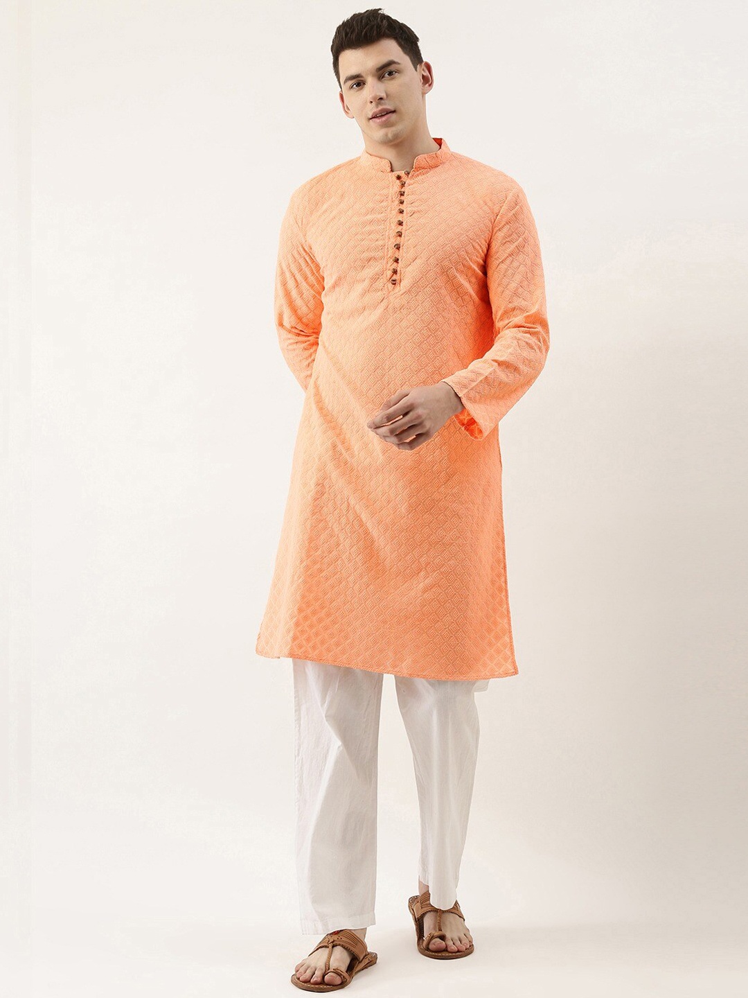 

SWAGG INDIA Men Peach-Coloured Ethnic Motifs Chikankari Embroidered Chikankari Kurta