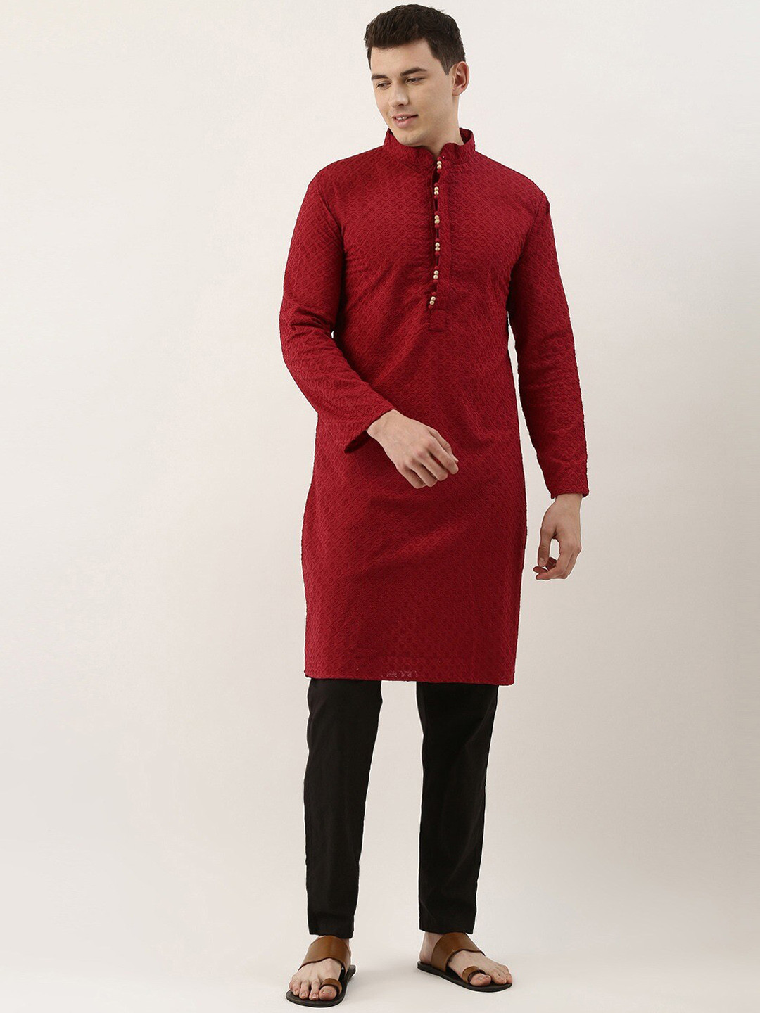 

SWAGG INDIA Men Maroon Floral Embroidered Chikankari Kurta