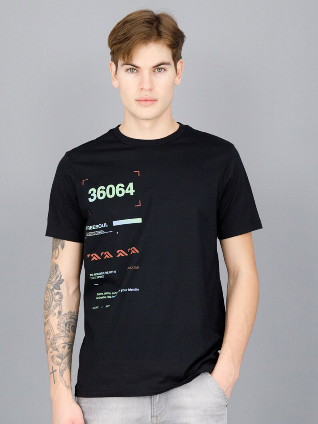 

FREESOUL Men Black Typography Printed Pure Cotton T-shirt