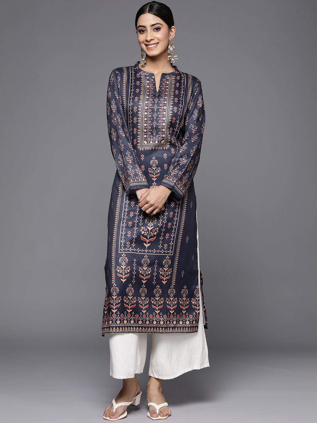 

Varanga Mandarin Collar Floral Printed Woolen Straight Kurta, Navy blue