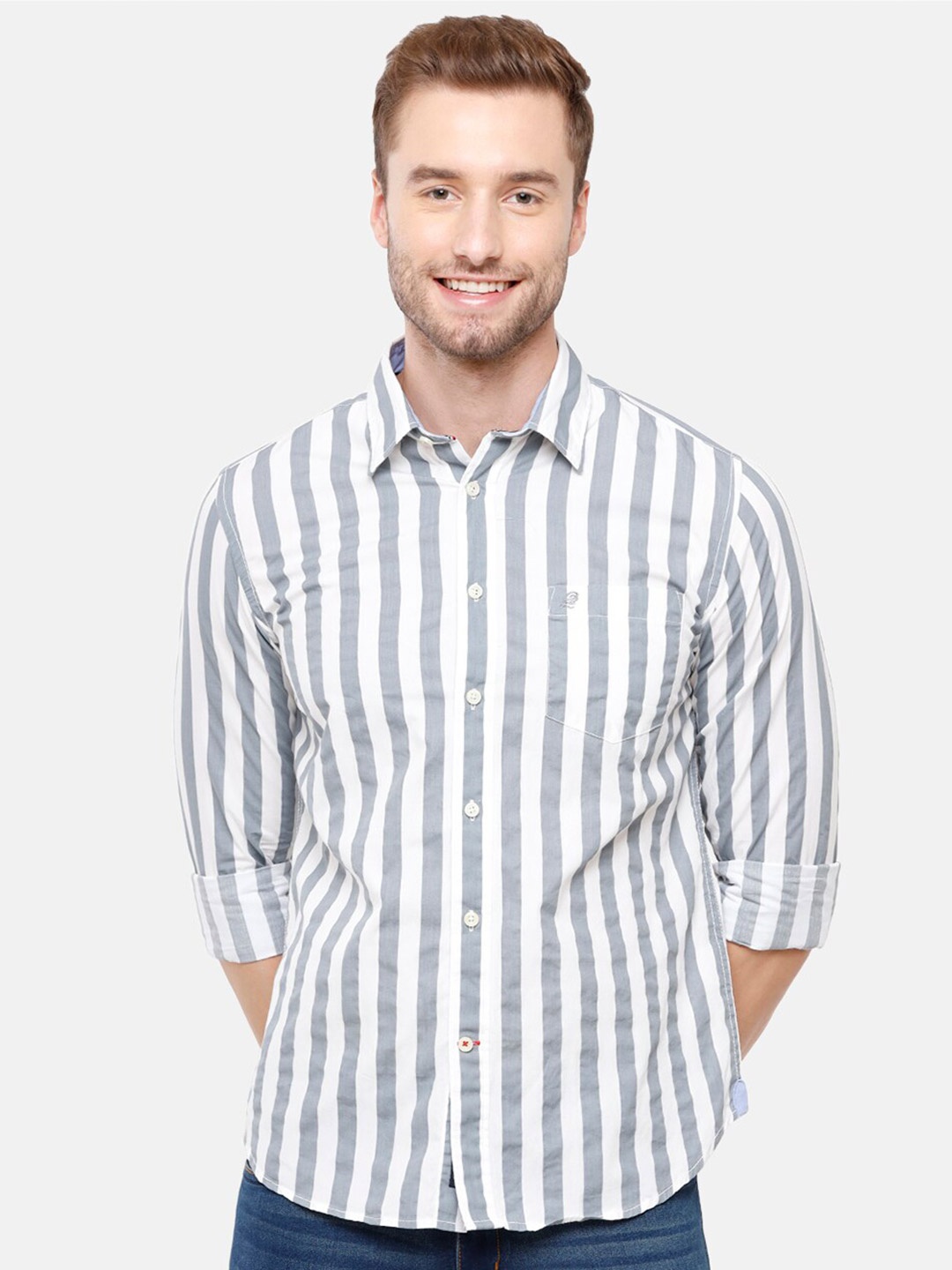 

Double Two Men White Slim Fit Striped Casual Shirt