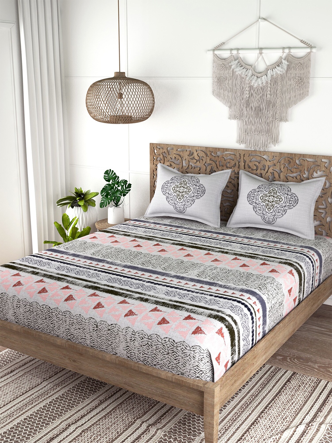 

EverHOME White & Black Geometric Printed 210 TC King Bedsheet with 2 Pillow Covers