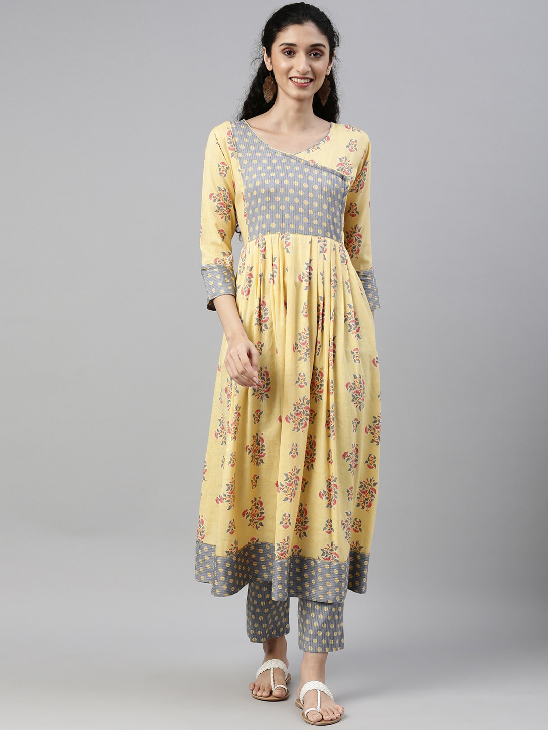 

NAYRA Women Yellow Ethnic Motifs Printed Angrakha Kurta with Trousers