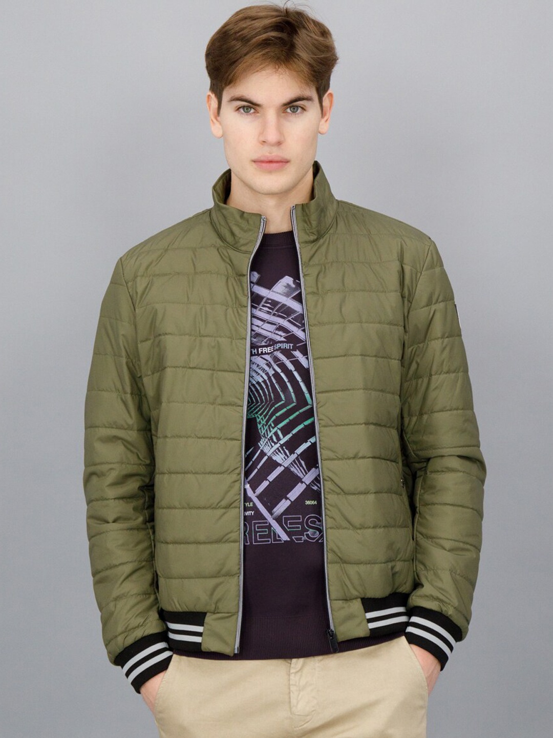 

FREESOUL Men Olive Green Padded Jacket