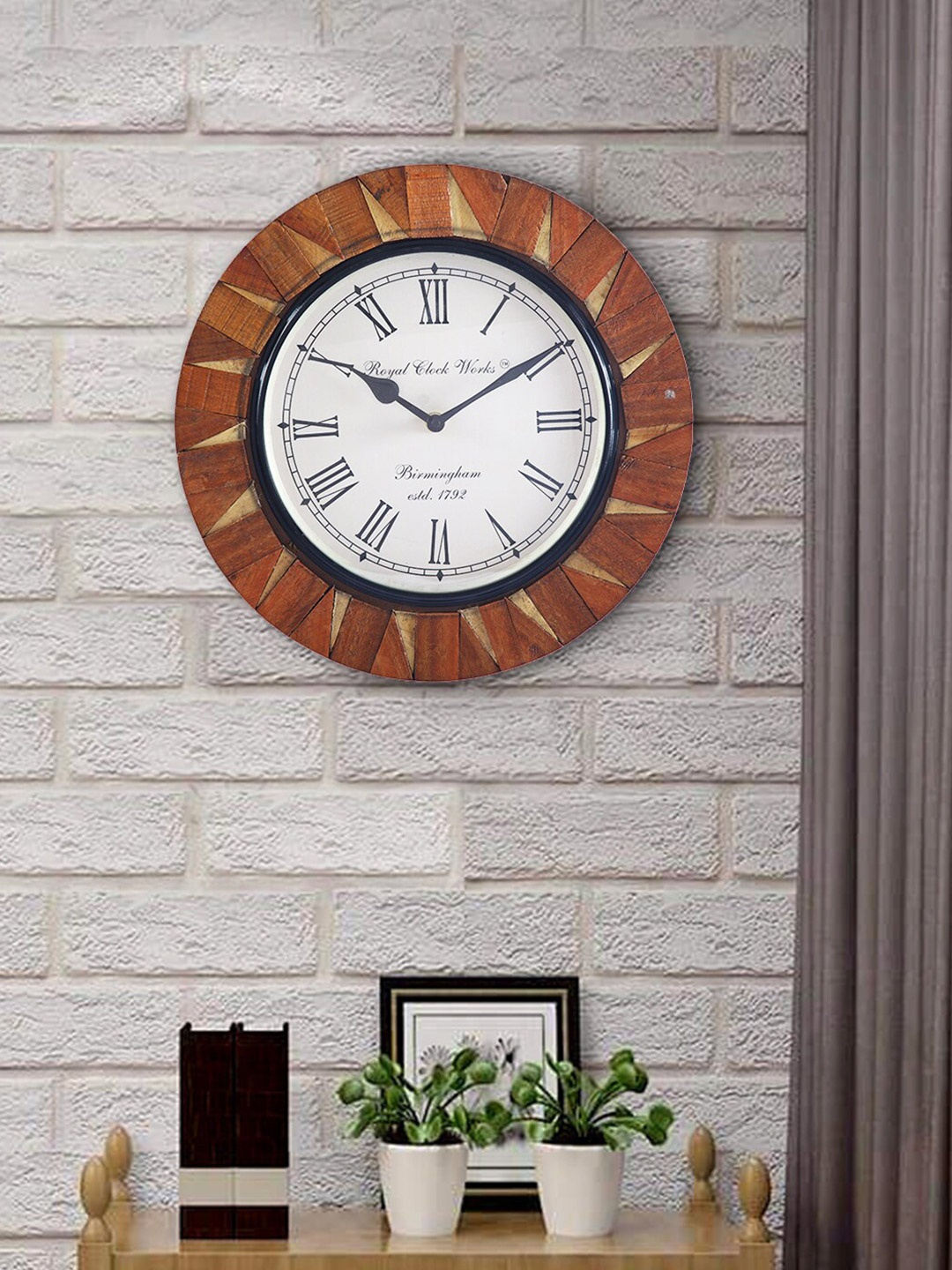 

Aapno Rajasthan Brown & White Textured Contemporary Wall Clock