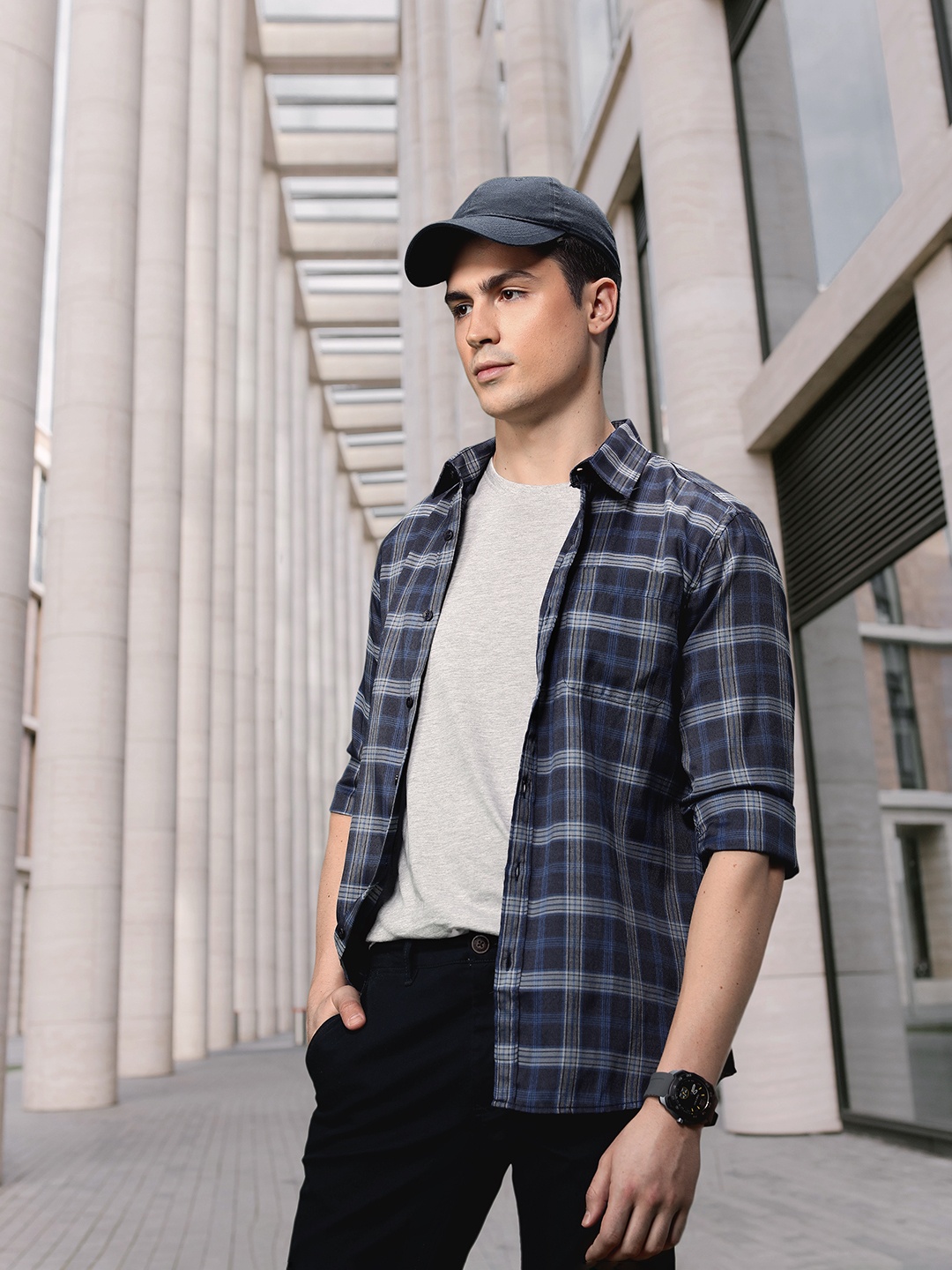 

encore by INVICTUS Men Checked Casual Shirt, Navy blue