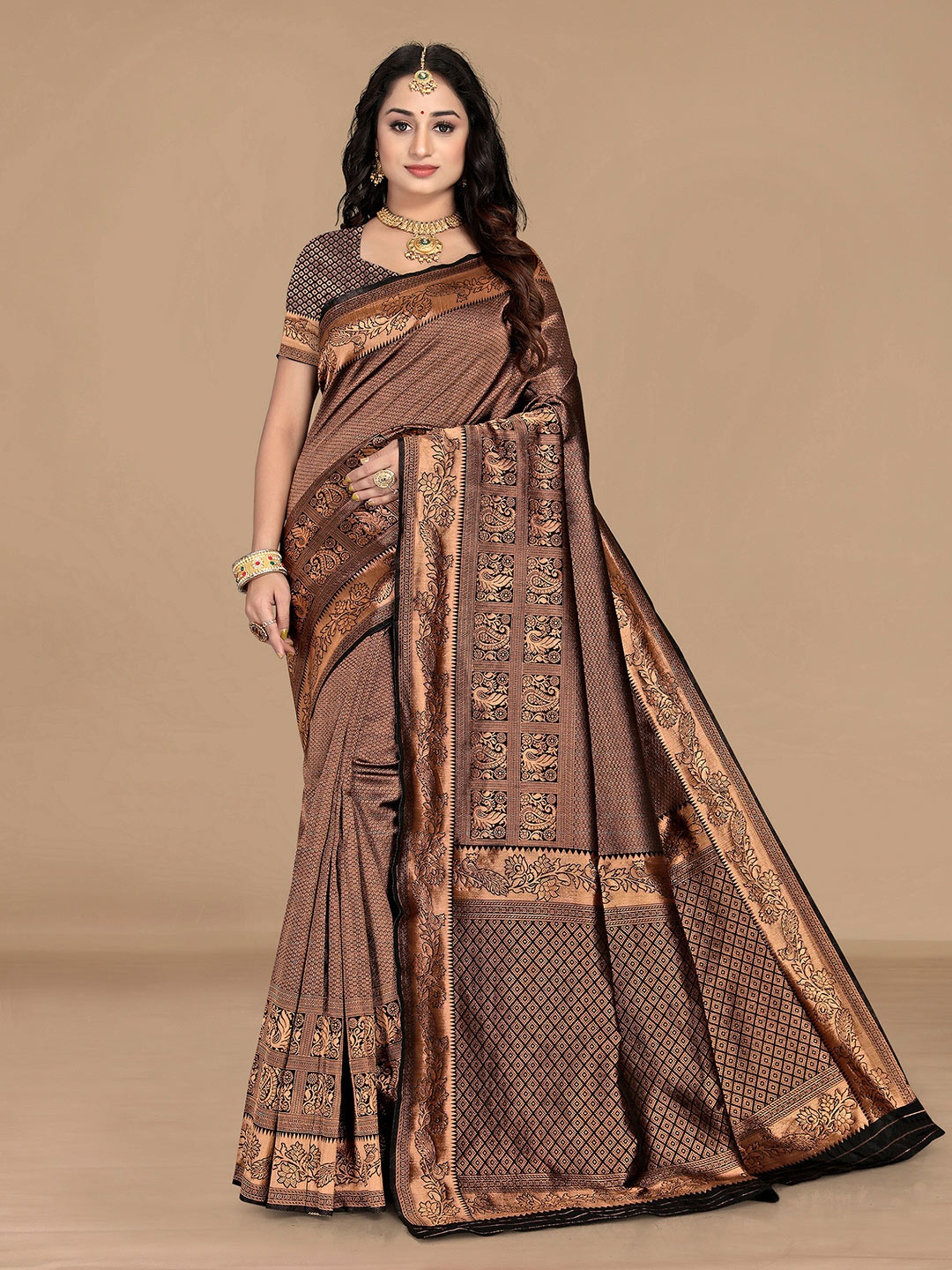 

Sidhidata Black & Gold-Toned Ethnic Motifs Zari Silk Blend Kanjeevaram Saree